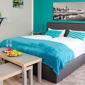 https://understaytement-am-schloss.dresdenhotels.net
